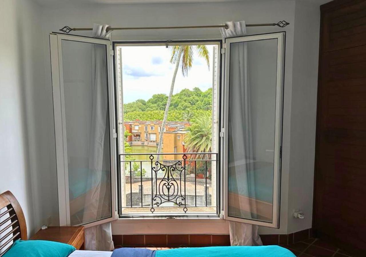 Scenic Riverfront 2 Bedroom Villa In Port Chambly Baie-du-Tombeau Luaran gambar